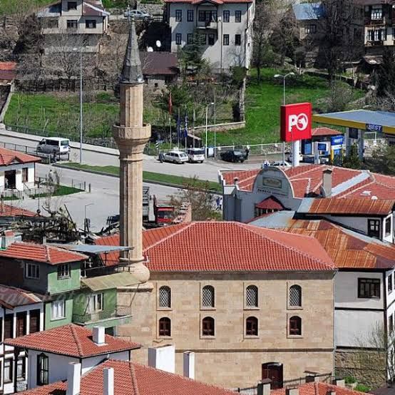YATSI NAMAZI ÖNCESİ ELLER SEMAYA AÇILDI.